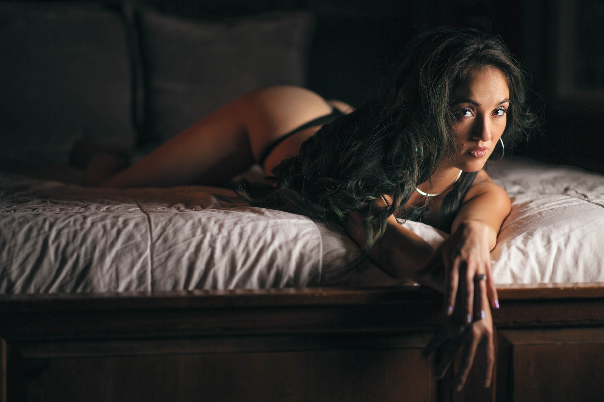 Read more about the article How To Do Boudoir Photos At Home