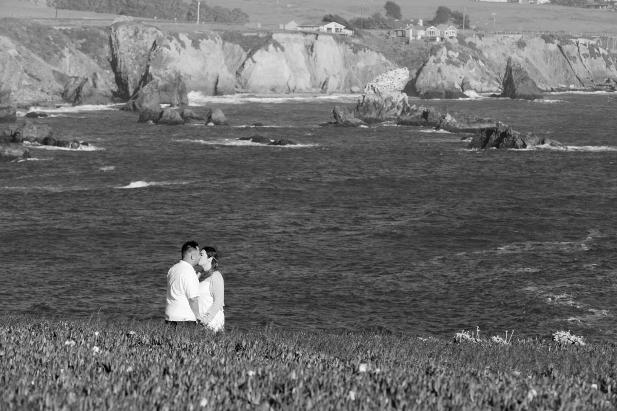 Romantic Couples Photos at the Ocean